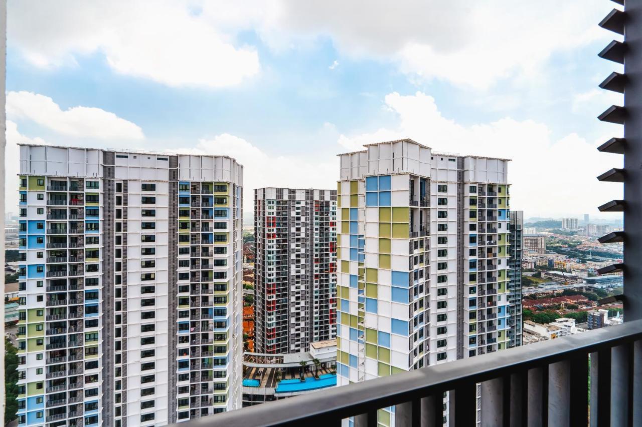 Hostahome Suites At I-City, Central Mall 莎阿南 外观 照片