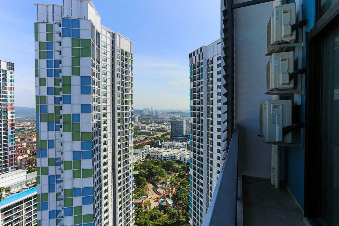 Hostahome Suites At I-City, Central Mall 莎阿南 外观 照片