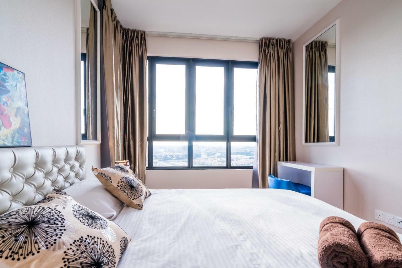 Hostahome Suites At I-City, Central Mall 莎阿南 外观 照片